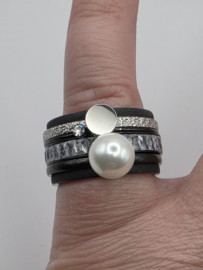 ixxxi ring compleet maat 19, 12 mm breed, Limited edition basis