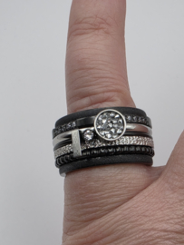 ixxxi ring compleet, maat 18.5  met limited edition basisring.