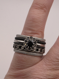 ixxxi ring compleet, maat 19 met limited edition basisring.