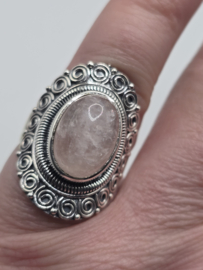 Echt zilveren ring met rozenkwarts maat 18
