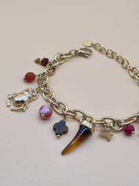 Armband met zon, scarabee, natuursteentjes.