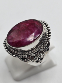 Echt zilveren ring met Robijn steen maat 17