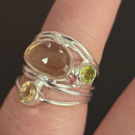 Echt zilveren  ring met Citrien en Peridoot, maat 17.5