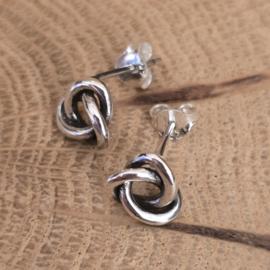 Echt zilveren endless knot oorknopjes 9 mm