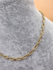 Stainless steel collier, ovaal  schakels bewerkt. 40 plus 7 cm.