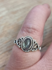 Echt zilveren ring met Labradoriet maat 17