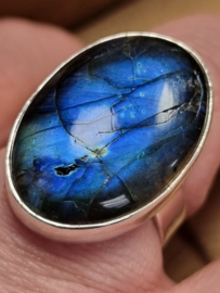 Echt zilveren ring met Labradoriet maat 19