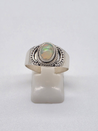 Echt zilveren ring met Ethiopisch Opaal Maat 19.5