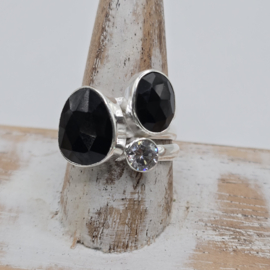 Prachtige echt zilveren ring onyx. Maat 18.5.