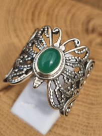 Echt zilveren vlinder ring met groene onyx.  Maat 20.5.