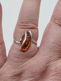 Prachtige echt zilveren ring met Barnsteen, maat 19