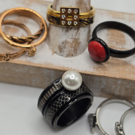 ixxxi ringen set compleet maat 17. 1 basis en 11 vulringen. 25-320