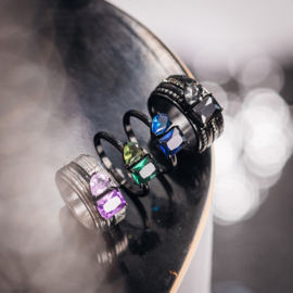 Vulring Romance Black Diamond