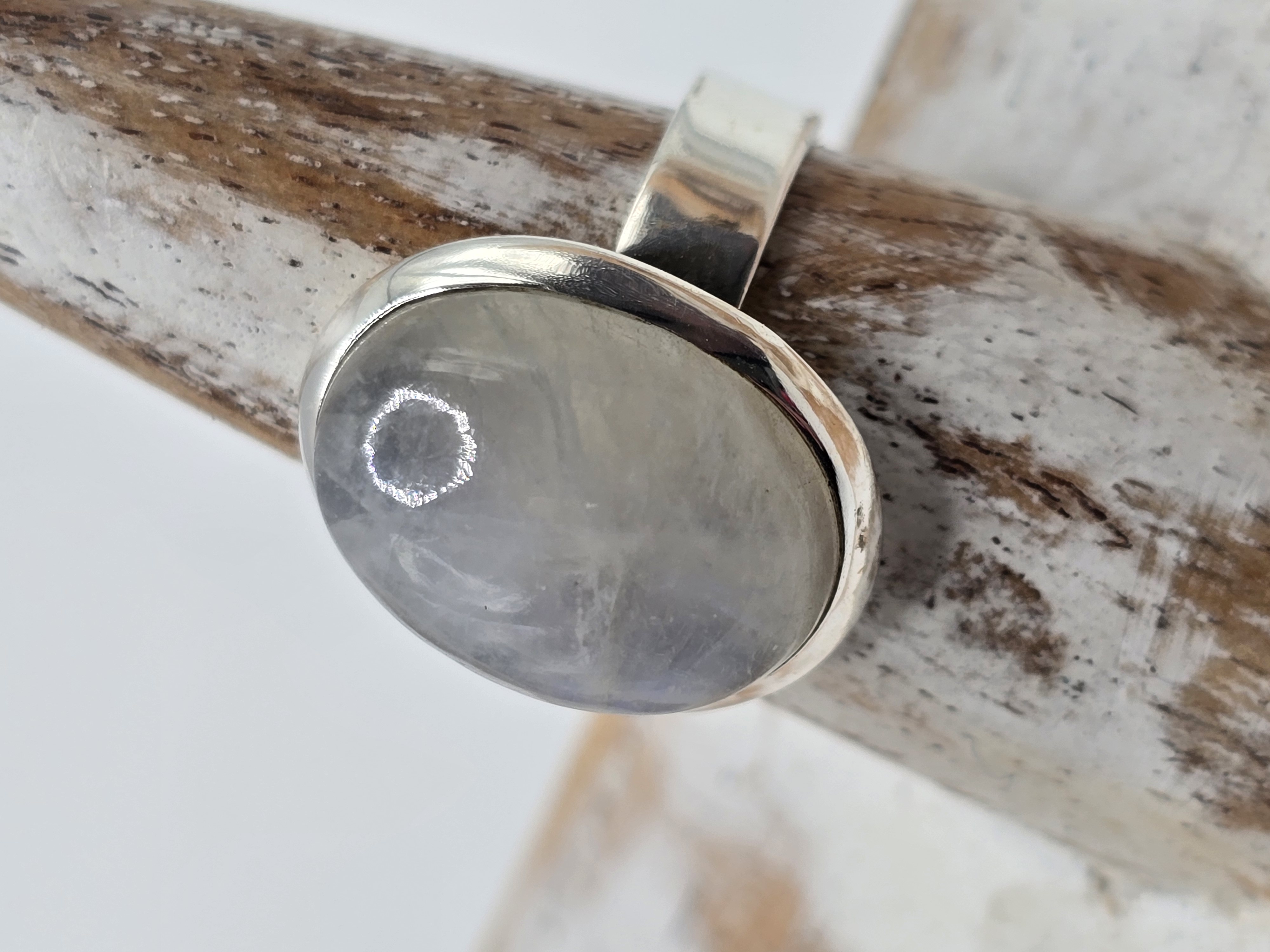 Prachtige echt zilveren ring met Maansteen, maat 17