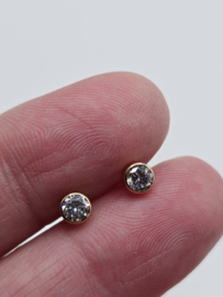 14 karaat gouden oorknopjes. 4 mm new bling