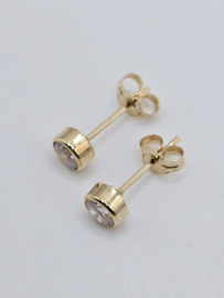 14 karaat gouden oorknopjes. 4 mm new bling