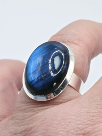 Echt zilveren ring met Labradoriet maat 18