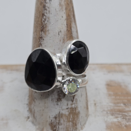 Prachtige echt zilveren ring onyx. Maat 18.5.