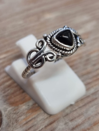 Echt zilveren ring met Onyx maat 16.5