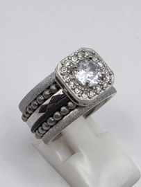 ixxxi ring compleet, maat 17 met limited edition basisring.