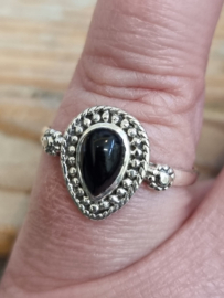 Echt zilveren ring met onyx maat 16.5