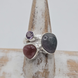 echt zilveren ring Amethist, aquamarijn en Rhodochrosiet. Maat 18.