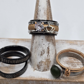 ixxxi ringen set compleet maat 17. 1 basis en 11 vulringen. 25-323
