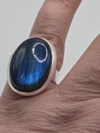 Echt zilveren ring met Labradoriet maat 18