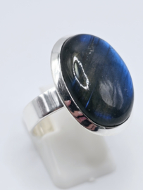 Echt zilveren ring met Labradoriet maat 18