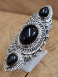 ring echt zilver met zwarte onyx. Maat 18.5