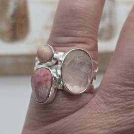 Prachtige echt zilveren ring Rozenkwarts en Rhodochrosiet. Maat 18.5.