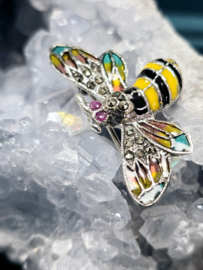 925 zilveren broche, met Robijn.