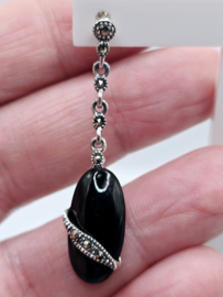 Prachtige echt zilveren oorbellen met Marcasiet en onyx.