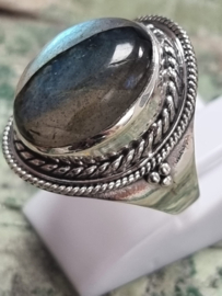 Echt zilveren ring met Labradoriet maat 18