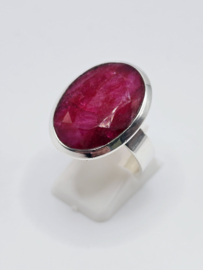 Echt zilveren ring met Robijn steen maat 19