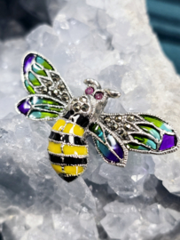 925 zilveren broche, met Robijn.