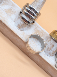 ixxxi ringen set compleet maat 18. 1 basis en 13 vulringen. 20268