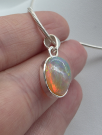 Echt zilveren ketting hanger met Ethiopisch Opaal.