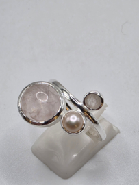 Echt zilveren ring met Rozenkwarts en Parel, maat 19