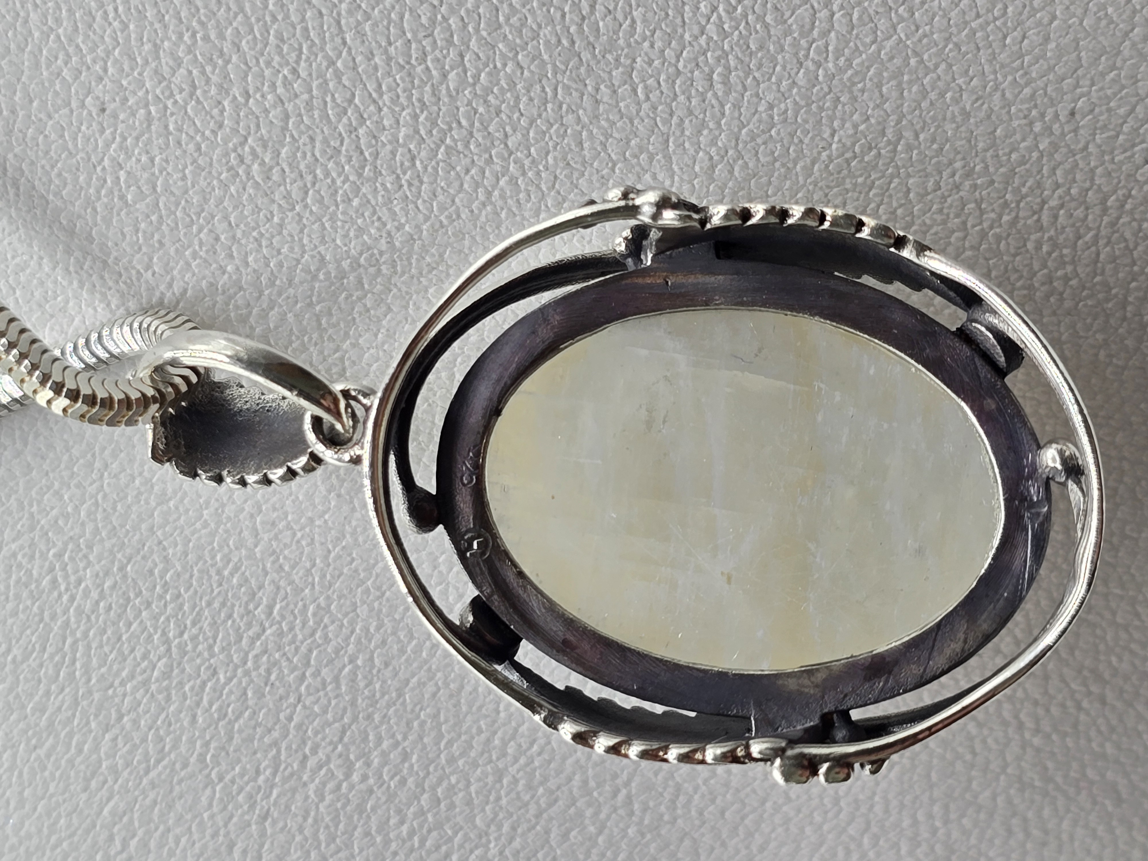 Echt zilveren hanger met Maansteen