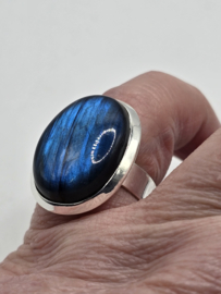 Echt zilveren ring met Labradoriet maat 18