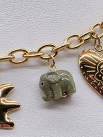 Collier met zon, bloem, olifant, hart, gegraveerde vogel, klaver
