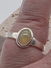 Echt zilveren ring met Ethiopisch Opaal Maat 18
