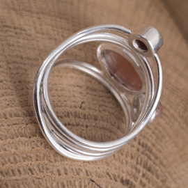 Echt zilveren  ring met Roze maansteen en Granaat, maat 19.5