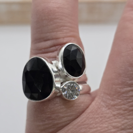 Prachtige echt zilveren ring onyx. Maat 18.5.