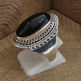 ring echt zilver met zwarte onyx. Maat 20