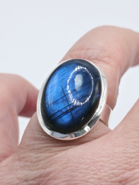Echt zilveren ring met Labradoriet maat 18