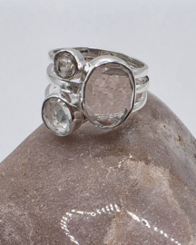 Echt zilveren ring met bergkristal maat 19