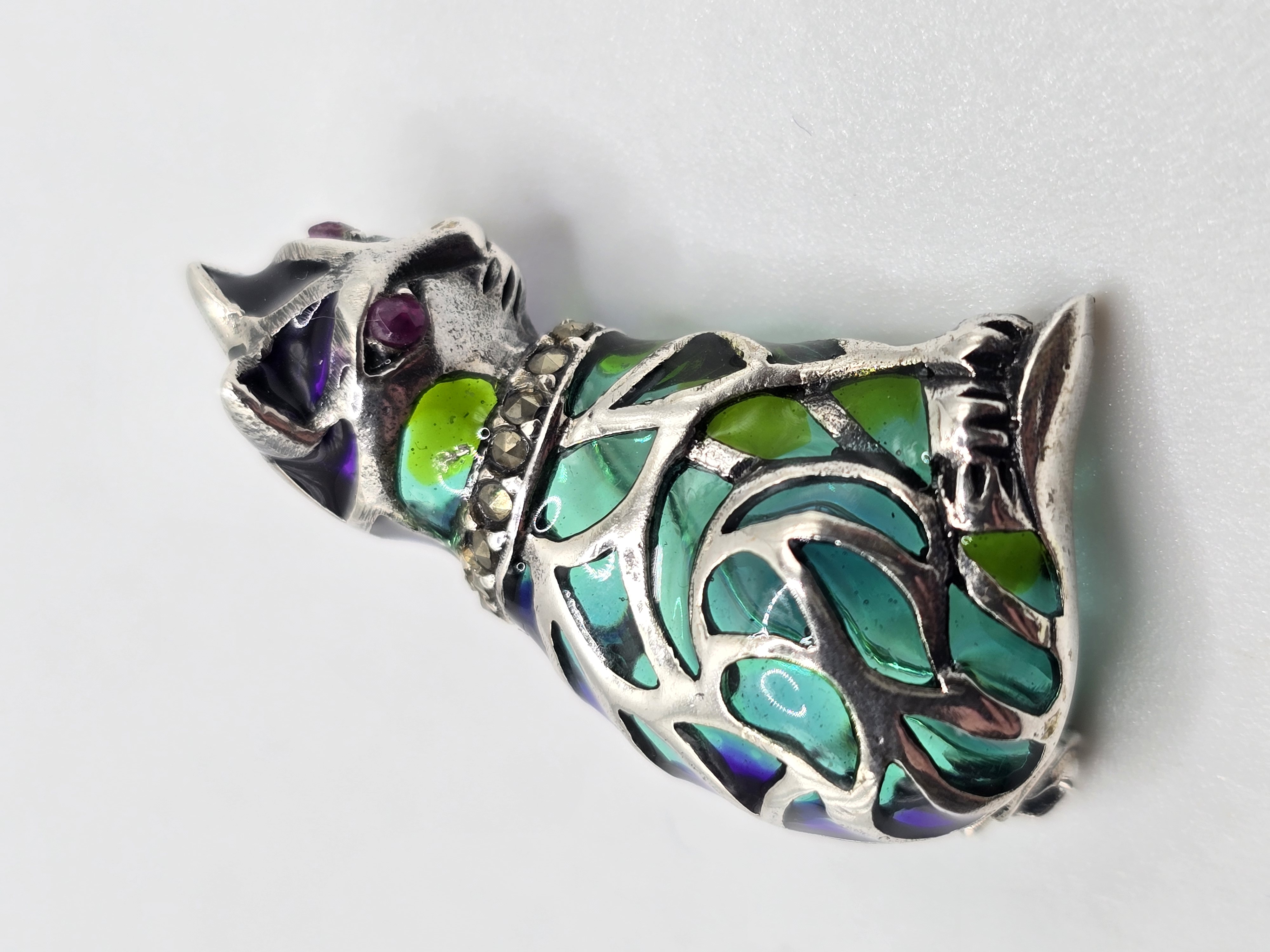 925 zilveren Broche poes met Robijn.