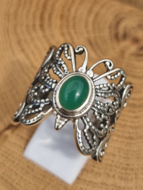 Echt zilveren vlinder ring met groene onyx.  Maat 20.5.